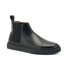 Frau Beatles in Pelle Nero