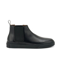Frau Beatles in Pelle Nero