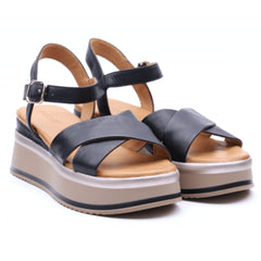 Inuovo Sandalo con Zeppa Black