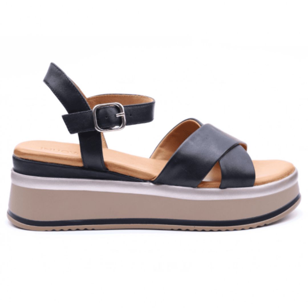 Inuovo Sandalo con Zeppa Black