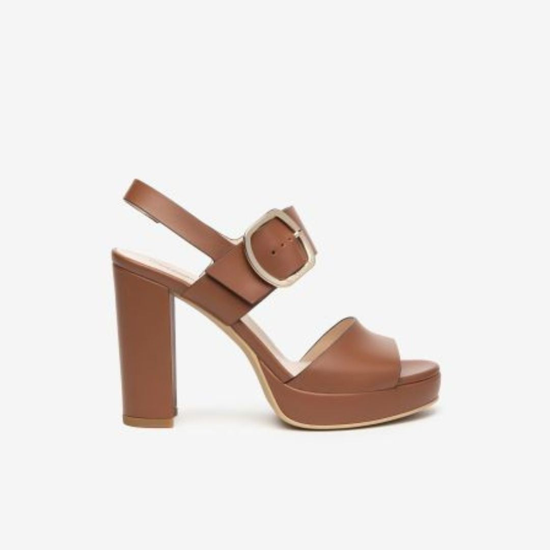 NeroGiardini Sandalo in Pelle Cognac